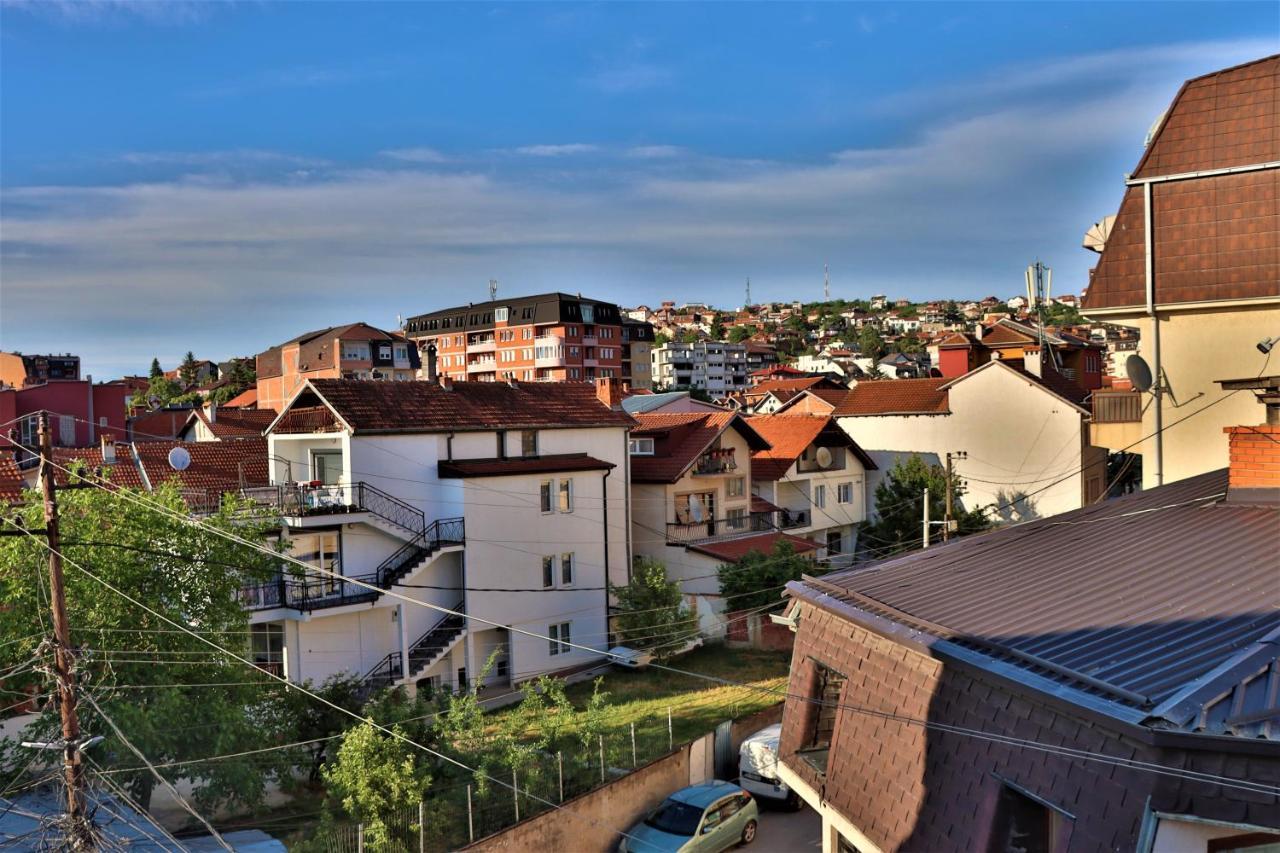 Malda'S Apartment Pristina Exterior photo